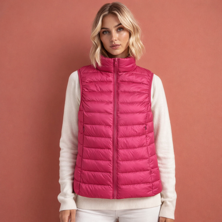 Comfortabele dames bodywarmer met ritssluiting, mouwloos en warm. Geschikt als overgangsjas voor vrouwen.