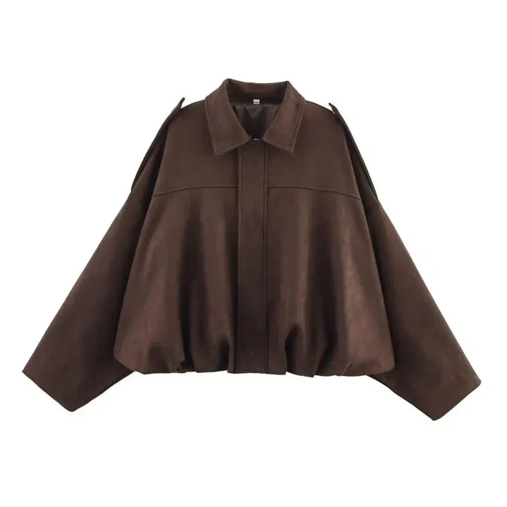 Veelzijdig waterafstotend dames jack, ademend en oversized. Geschikt voor een actieve of relaxte dag.