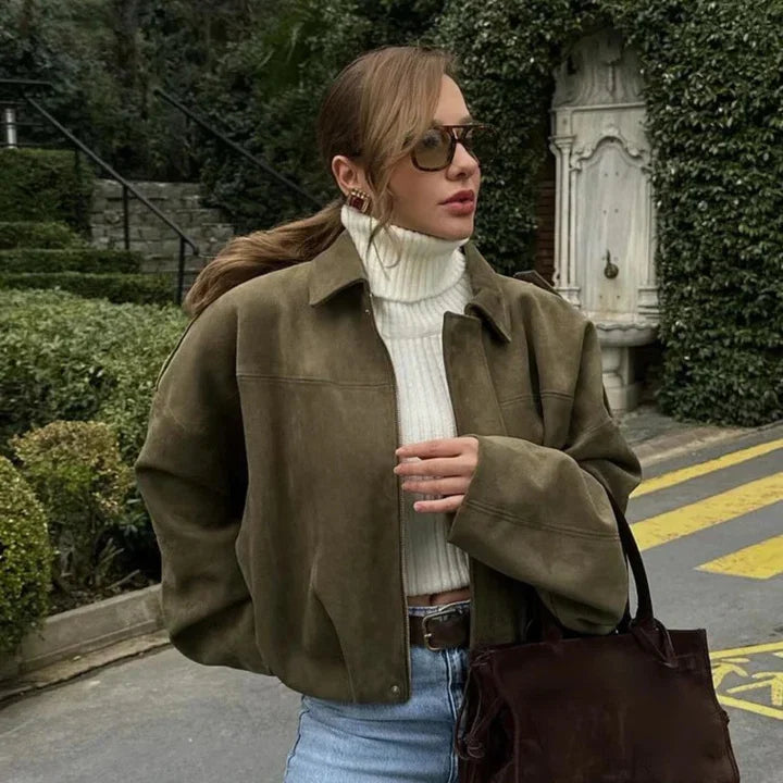 Trendy oversized dames jack met capuchon, waterafstotend en ademend. Ideaal voor wisselvallig weer.