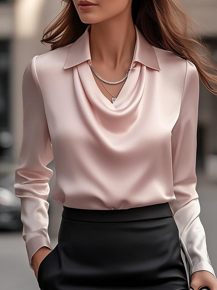 Comfortabele en stijlvolle dames top met watervalhals, lange mouwen voor een elegante uitstraling.