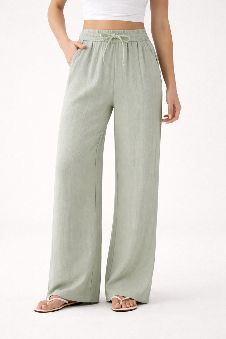 Dames wijde zomerbroek Brisa met elastische taille en trekkoord, perfect voor comfort en stijl op warme dagen.