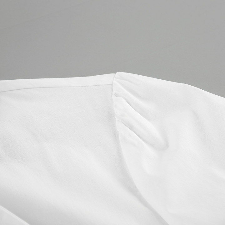 Stijlvol wit dames overhemd met strik, perfecte pasvorm en comfort voor elke gelegenheid. Damesmode essentieel.