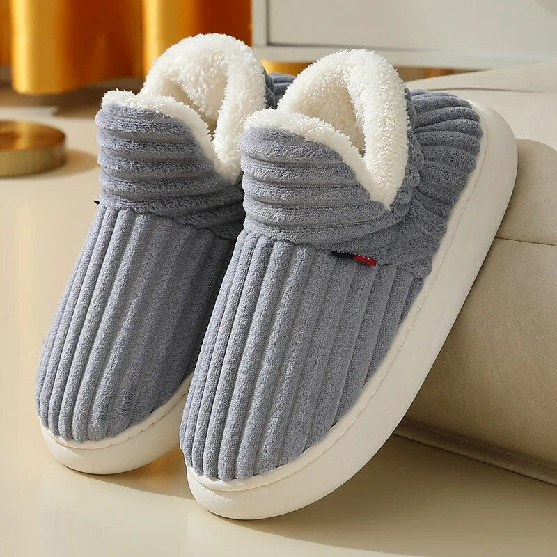 Moderne instap pantoffels voor dames, zacht en comfortabel. Ideale huisschoenen met een trendy uitstraling.