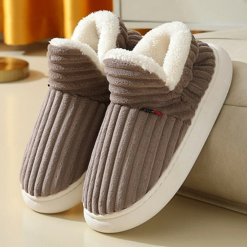 Pluche dames pantoffels, heerlijk zacht en warm, met een comfortabele pasvorm voor binnen schoenen.