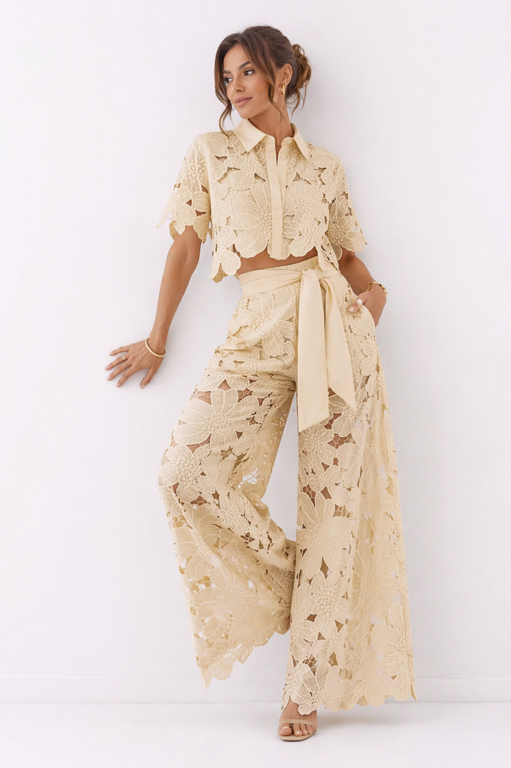 Dames zomerse blouse & wijde broek set met verfijnd patroon, modieus & comfortabel voor een elegante uitstraling.