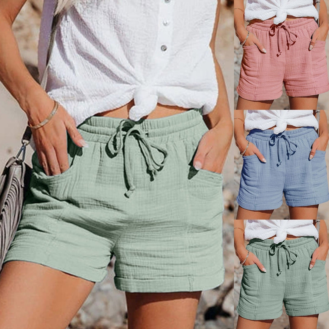 Dames zomershort, comfortabel en stijlvol, ideaal voor strandkleding of vakantie op zonnige dagen.