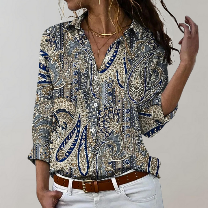 Damesblouse met trendy print, comfortabel en veelzijdig voor casual of zakelijke zomeroutfits.