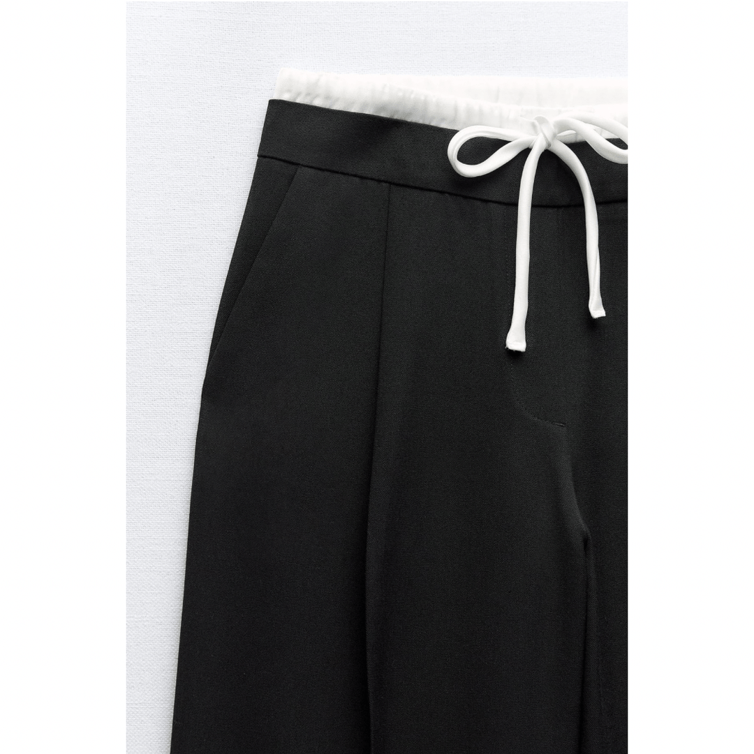 Comfortabele damesbroek met dubbele tailleband en regular fit, ideaal voor dagelijks gebruik. Zacht en modieus.