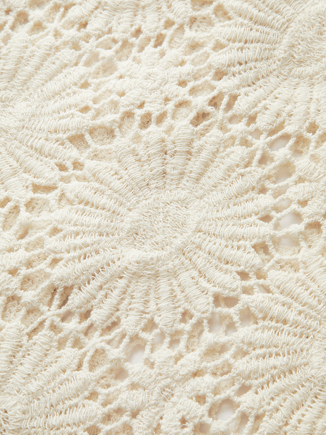 Trendy damesvest met bloemenpatroon en knopen. Dit comfortabele gebreide vest is ideaal voor een stijlvolle look.
