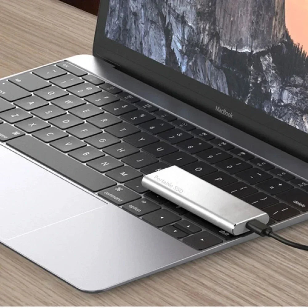 Maak backups met de DATAVAULT 4 TB externe harde schijf, snelle USB-C data opslag voor belangrijke bestanden.
