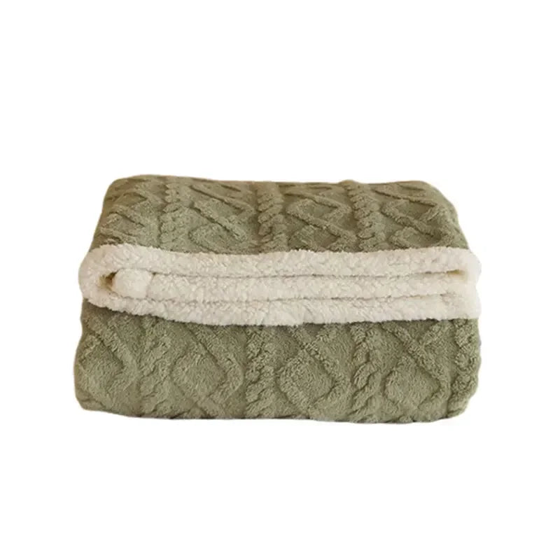 Duurzame dikke lamswollen deken, ontworpen voor jarenlang warmte en comfortabel gebruik.