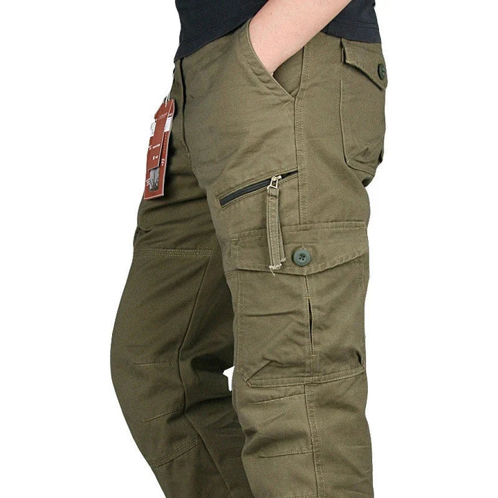 Lichtgewicht donkergrijze heren werkbroek, relaxte pasvorm biedt ultiem comfort en bewegingsvrijheid.