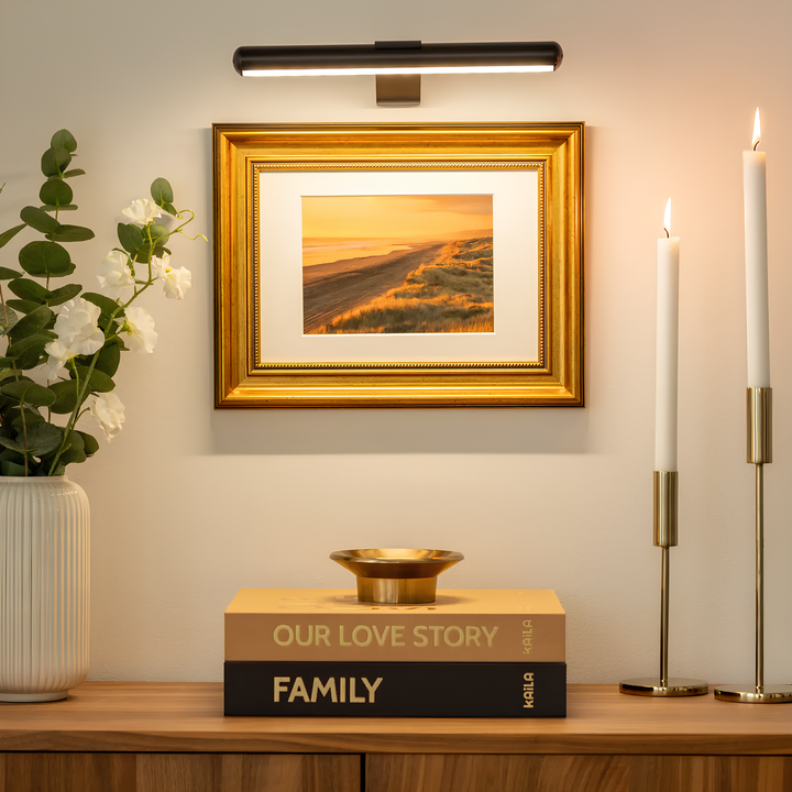 Draadloze LED schilderijverlichting, dimbaar en oplaadbaar, ideaal voor kunstverlichting in modern interieur.