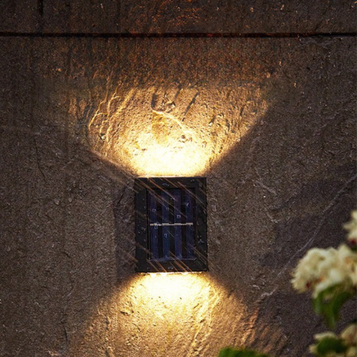 Energiezuinige draadloze LED buitenlamp met zonnepaneel, perfecte waterdichte tuinverlichting.