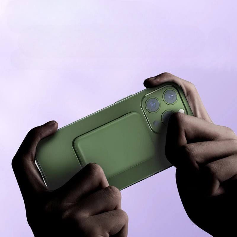 "Draadloze magnetische powerbank 30000mAh, groen en paars, compatibel met iPhone 15, ideaal voor intensieve gebruikers."
