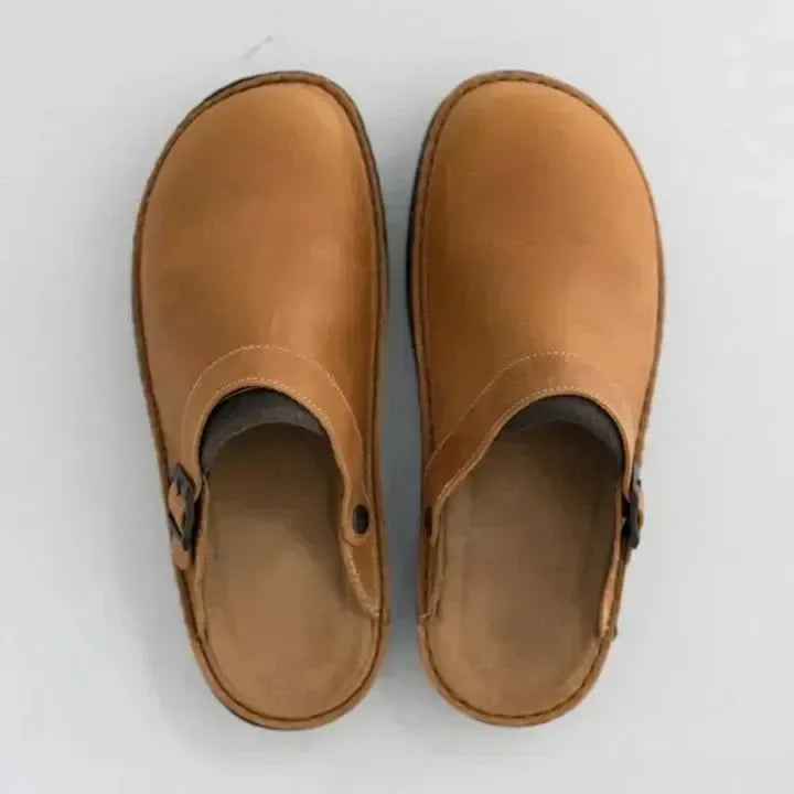 Anti-slip zool van orthopedische heren pantoffels, biedt veiligheid en stabiliteit voor dagelijks voet comfort.