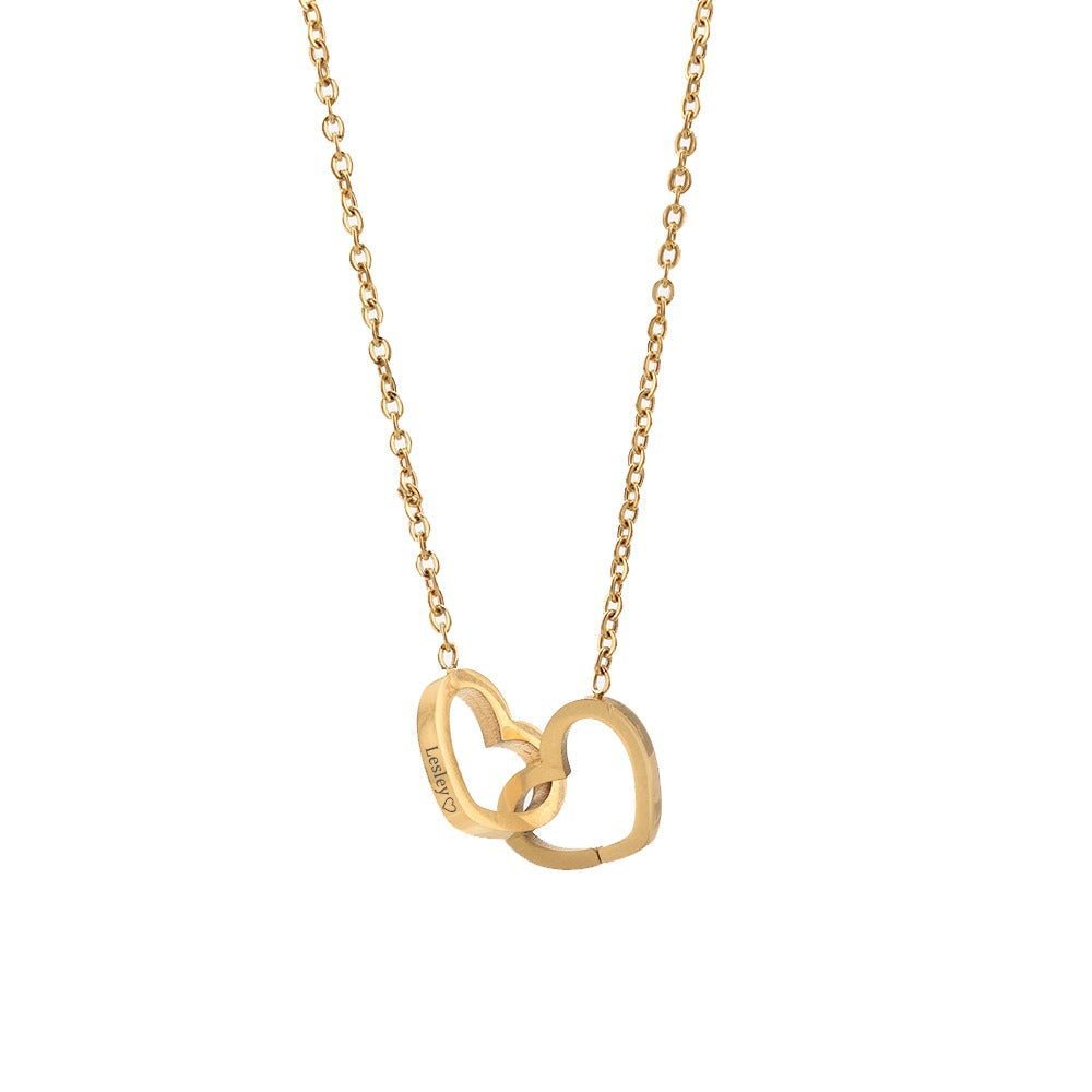 Eeuwige Roos Box met geconserveerde roos en gepersonaliseerde ketting, symbool van eeuwige liefde.