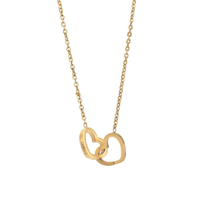 Eeuwige Roos Box met geconserveerde roos en gepersonaliseerde ketting, symbool van eeuwige liefde.