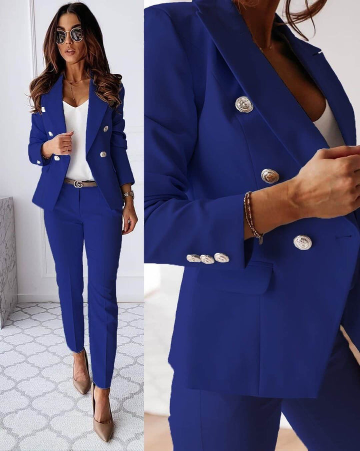 Getailleerd dames blazerset met rechte pantalon; een sophisticated en elegant damespak voor elke moderne vrouw.