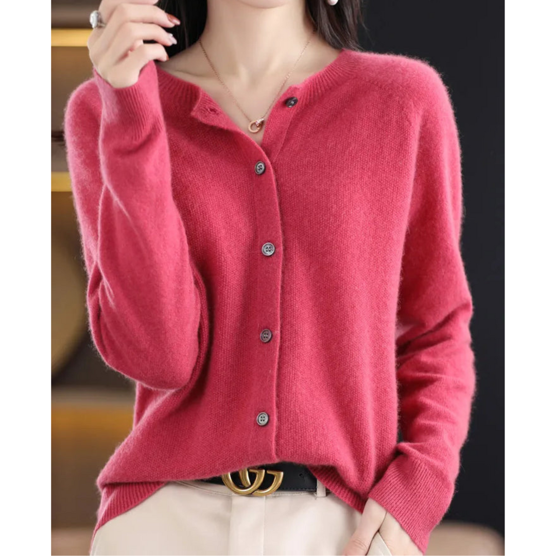 Elegant damesvest met o-hals en knoopsluiting, ideaal voor een tijdloze laagjeslook.