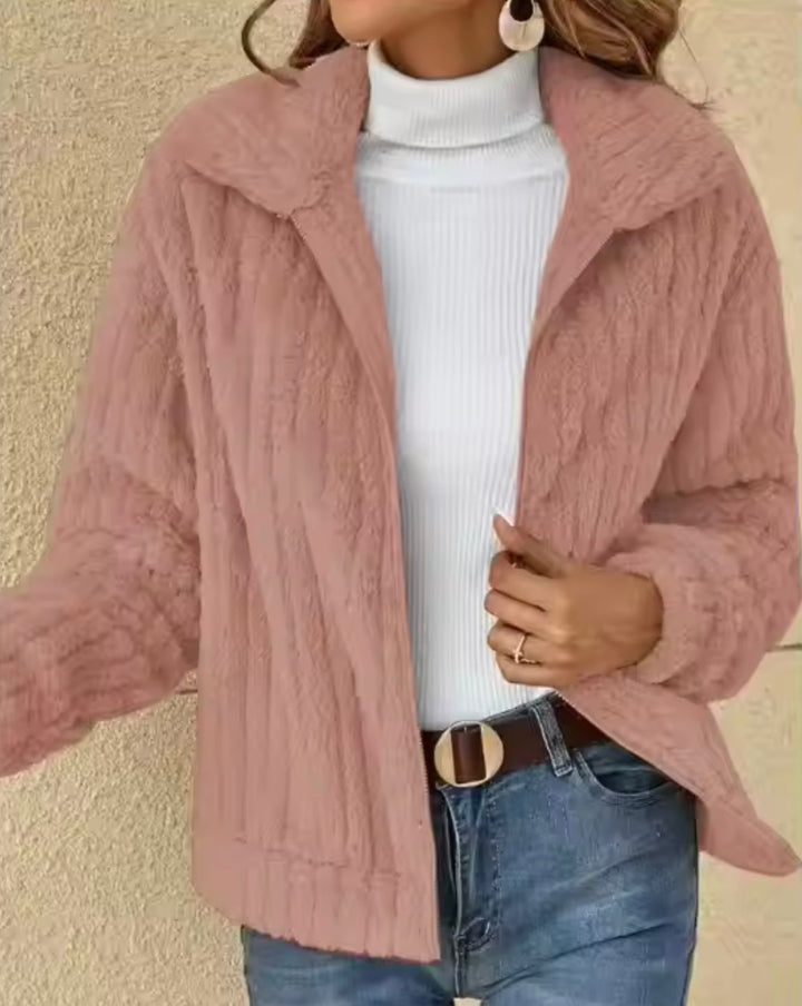 Tijdloos dames gilet, gebreid en veelzijdig, ideaal als warm laagje in de winter.