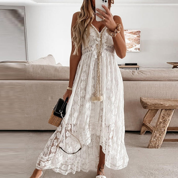 "Elegante boho-jurk voor vrouwen met romantisch borduurwerk, luchtig materiaal en speelse details, perfect voor zomeravonden.