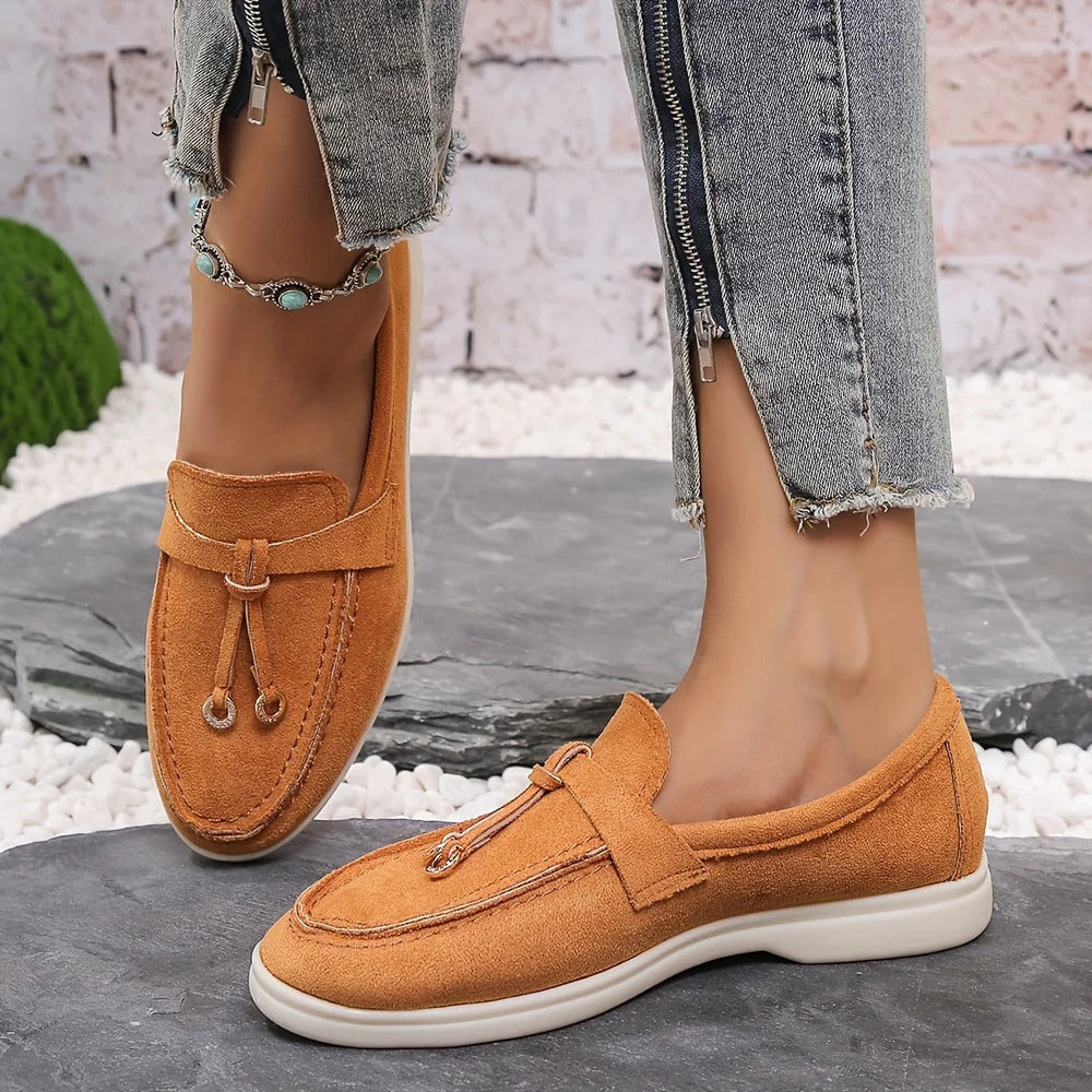 Celine loafers in diverse kleuren zoals beige, bruin en zwart.