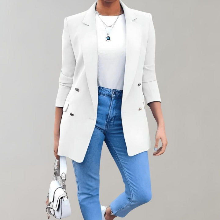 Veelzijdige dames blazer, comfortabel en elegant, makkelijk te combineren voor casual of chique looks.