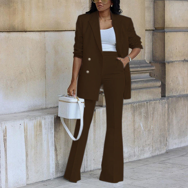 Elegante dames blazer set met broek in diverse kleuren, ideaal voor een complete formele en modieuze outfit.