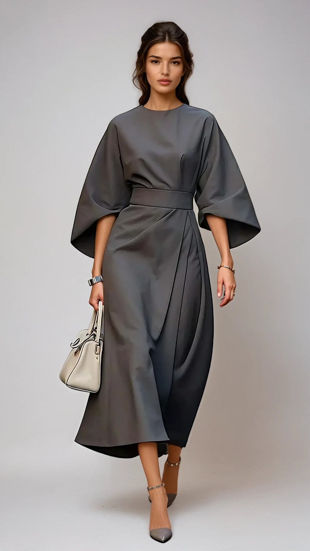 Elegante Dames Calista jurk met tijdloos design, perfect voor een stijlvolle en vrouwelijke look.