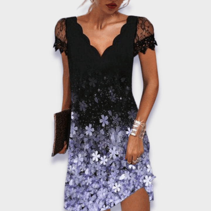 Stijlvolle dames cocktailjurk met kanten mouwen, V-hals en vlinderprint, ideaal als elegante feestjurk.