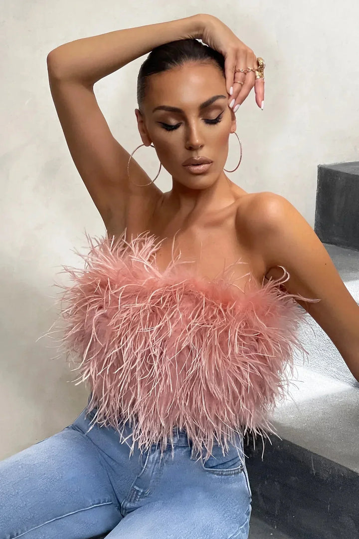 Luxe veren crop top voor dames, uitermate geschikt als elegante avondkleding.