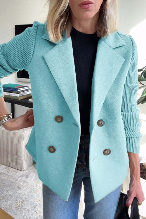 Voorjaars double breasted damesblazer, combineert elegantie met een comfortabele pasvorm.
