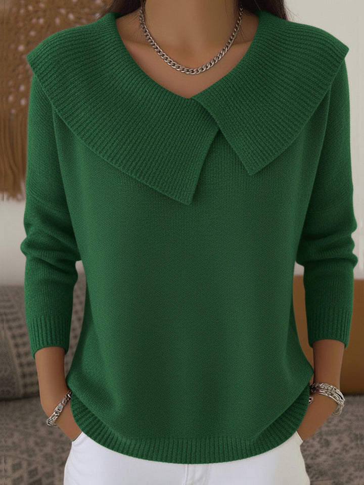 Elegante dames gebreide trui met stijlvolle omslagkraag en diepe V-hals, perfect voor winterse dagen.