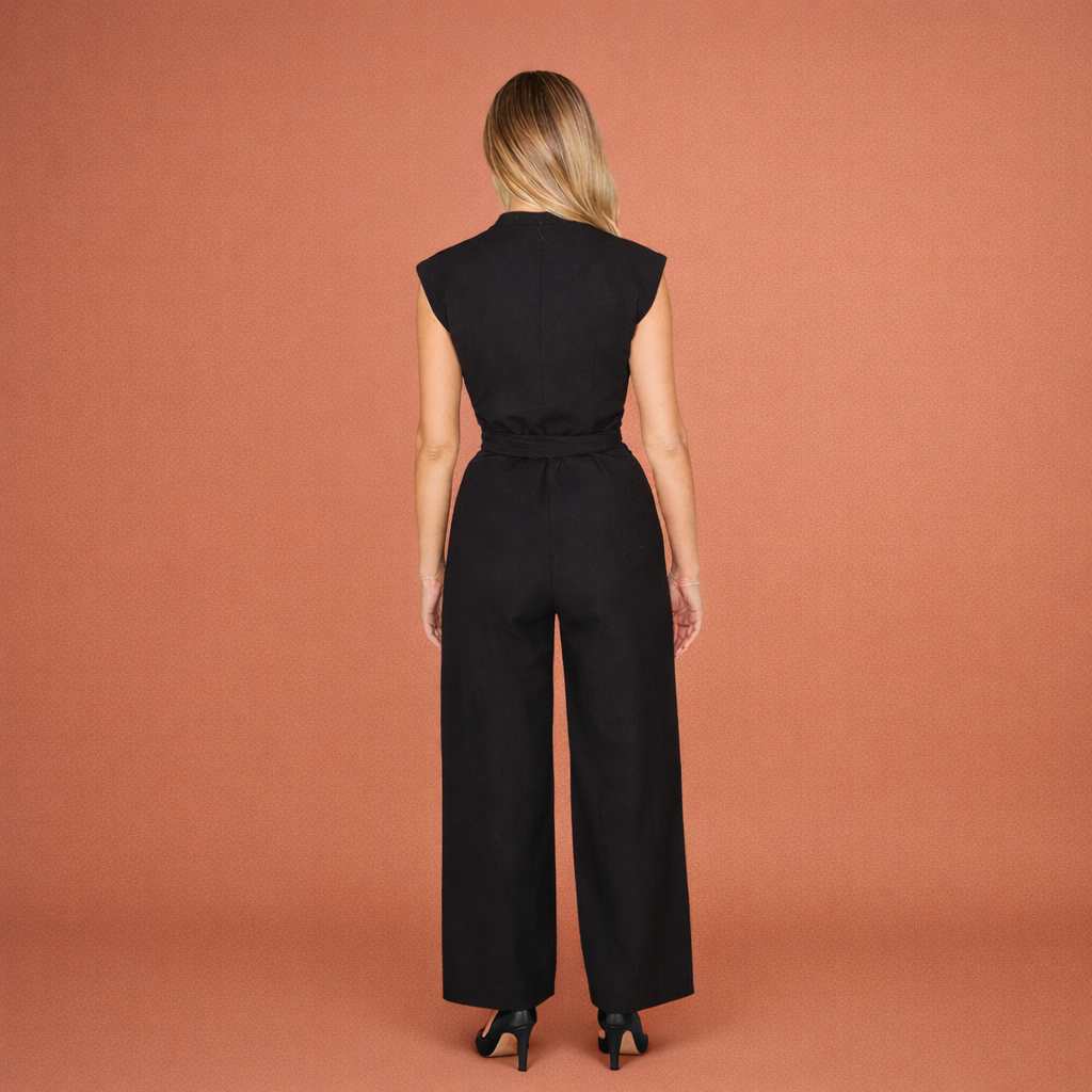 Comfortabele en stijlvolle dames jumpsuit met V-hals. Ideaal voor zowel casual als geklede herfst- en zomerlooks.