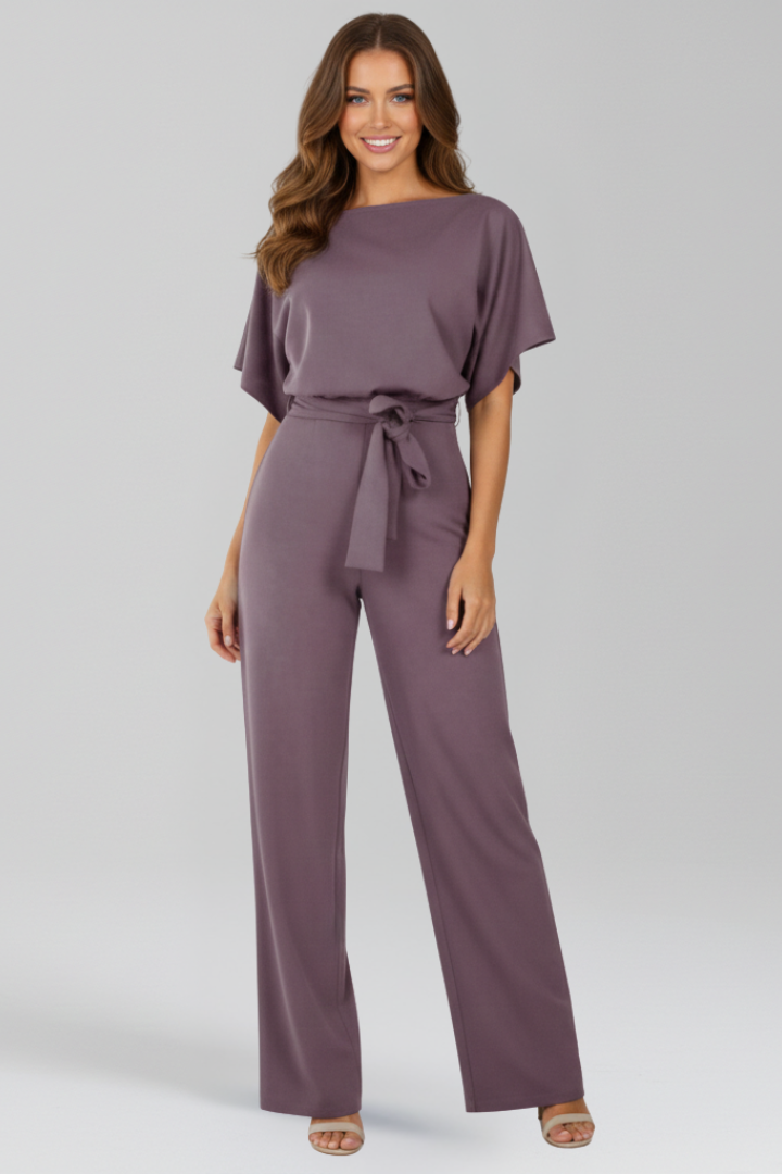 Dames jumpsuit met wijde pijpen, strikceintuur en boothals, perfect voor een elegante en veelzijdige look.