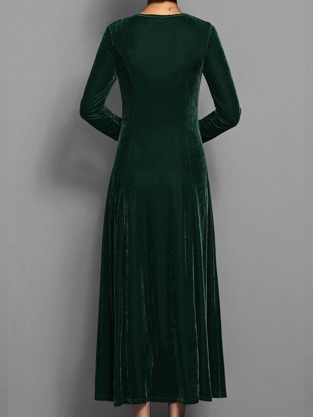 Vrouwelijke maxi jurk, vloeiende stof, met lange mouwen en ronde hals, elegant voor feesten.