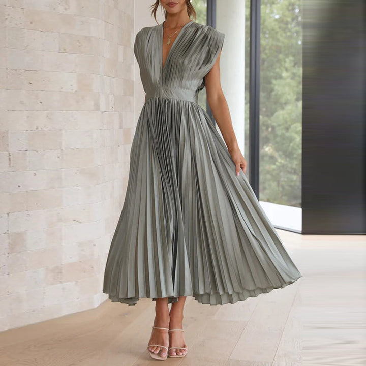 Elegante dames maxi jurk met mouwloze V-hals, ideaal voor zomer of gala gelegenheden.