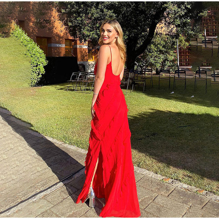 Chique strapless maxi jurk voor dames, met elegante ruffles en verleidelijke split, ideaal voor avondkleding.