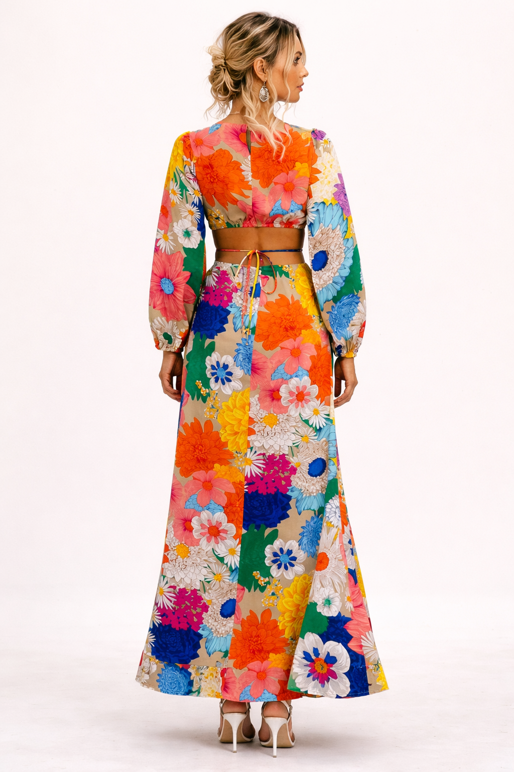 Zomerse dames maxijurk met bloemenprint, comfortabel en veelzijdig, perfect voor lente-events.