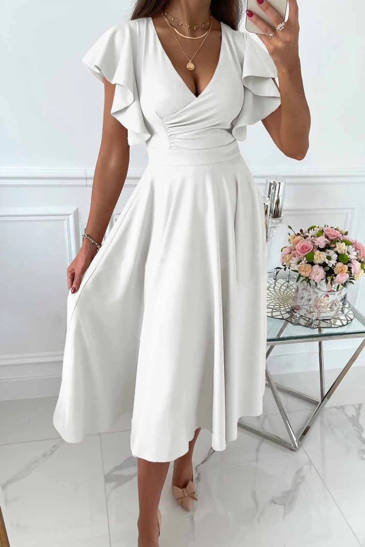 Prachtige galajurk met vlindermouwen en een elegante pasvorm, ideaal voor formele avondkleding.