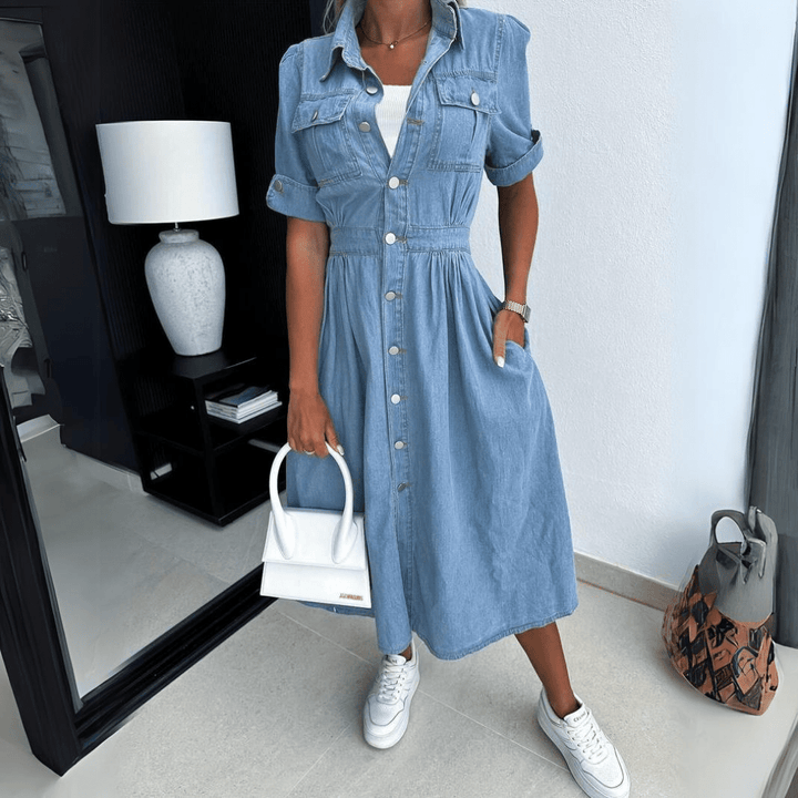 Elegante dames midi jurk met kraag en relaxte pasvorm; ideaal als zomer- of lentekleding.