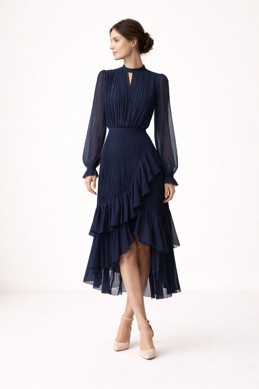 Veelzijdige geplooide midi-jurk met lange mouwen voor dames, ideaal voor casual en feestelijke looks.