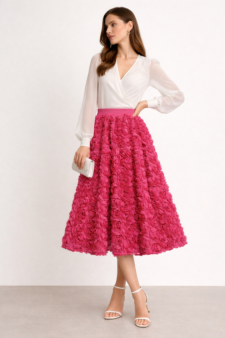 Zwarte dames midi-rok met bloemen reliëf en hoge taille. Stijlvolle bloemenrok voor vrouwenmode.
