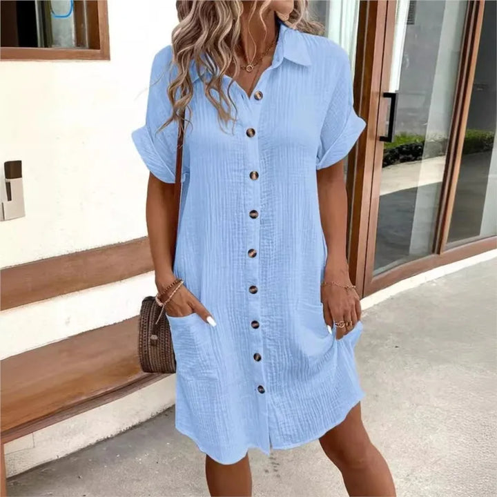 Vrouwenmode: stijlvolle dames mini jurk met kraag en zakken. Een comfortabele en elegante keuze voor de zomer.