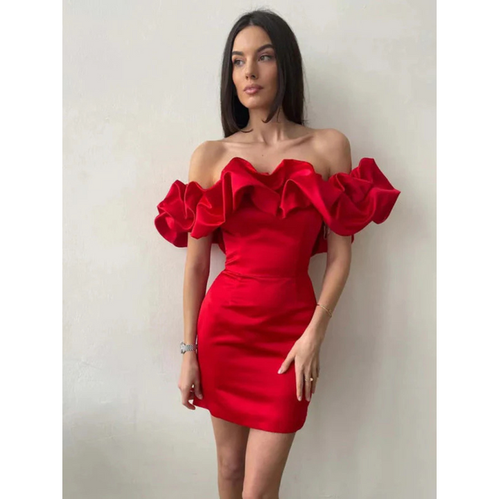 Modieuze off-shoulder damesjurk met ruches voor een veelzijdige en elegante look; ideaal als feestjurk.