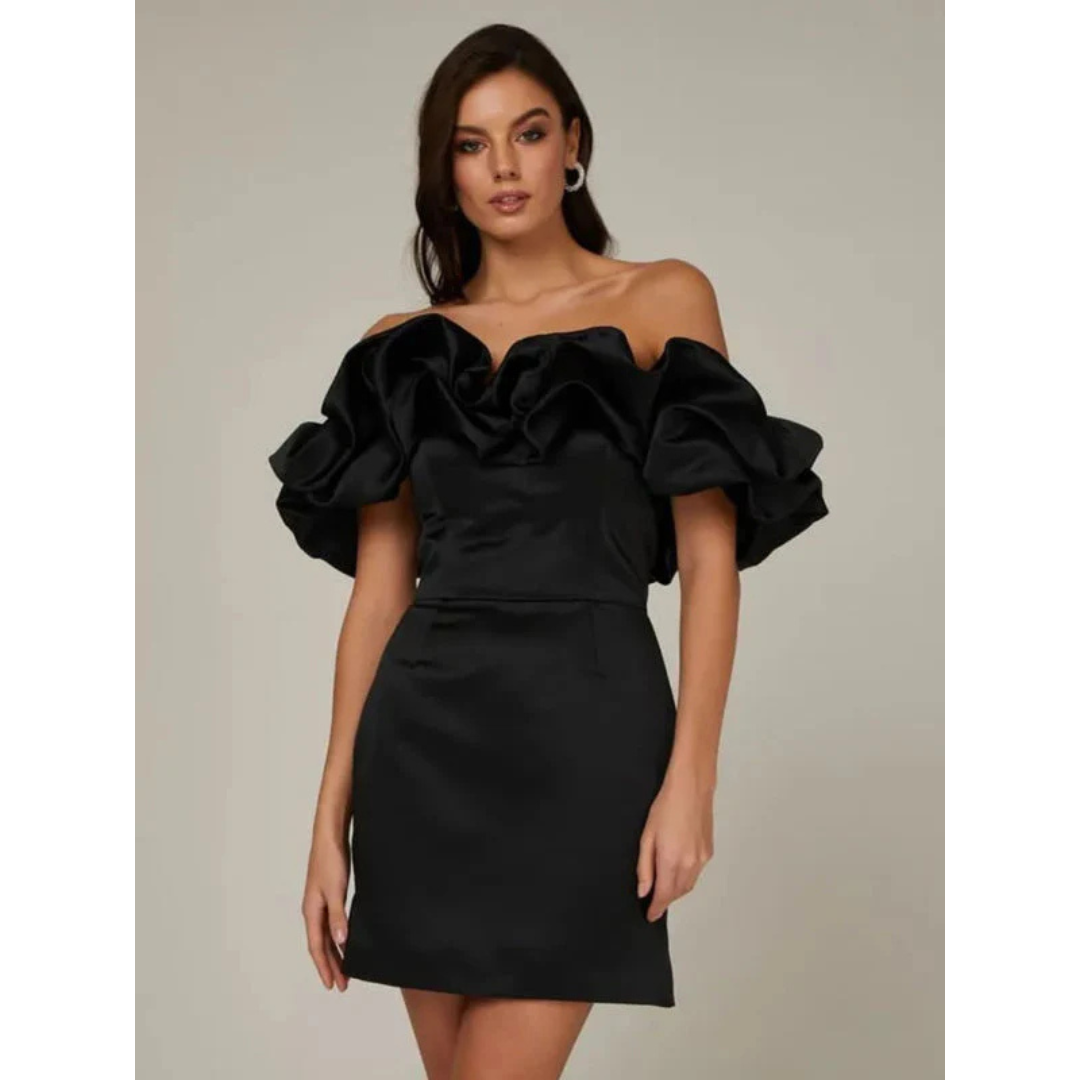 Trendy dames off-shoulder minijurk met speelse ruches; een modieuze avond- of zomerjurk voor elke gelegenheid.
