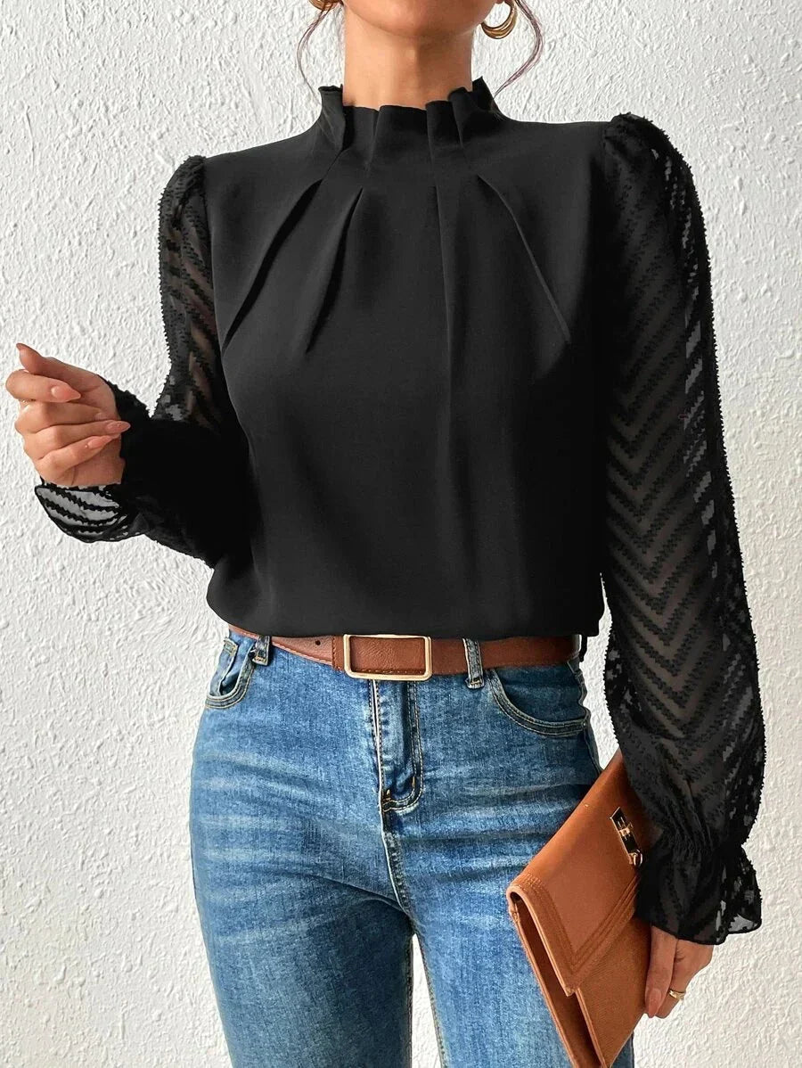 Veelzijdige en comfortabele vrouwen top met stijlvolle opstaande hals, ideaal voor modebewuste dames.