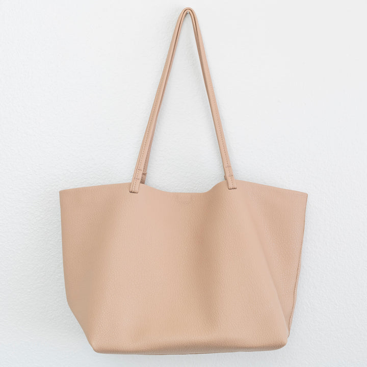 Casual maar stijlvolle dames tote bag, ideaal als weekendtas of ruime schoudertas.