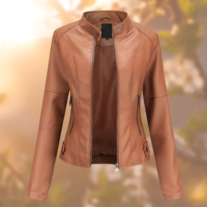 Stijlvolle dames herfstjas/lentejas met hoge col, metalen accenten; veelzijdig voor casual en chique gelegenheden.